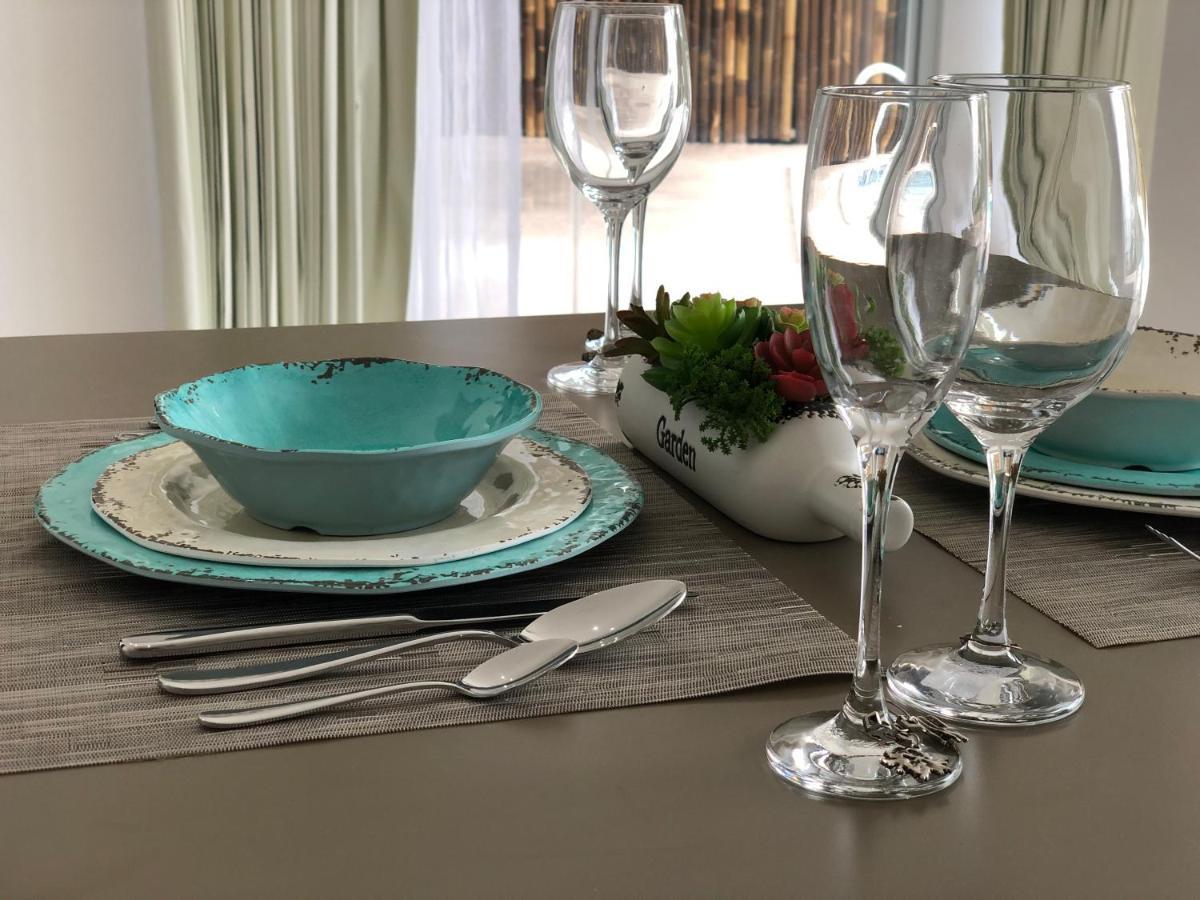 Vista Ocean Suites Boutique Hotel Event Venue מנואל אנטוניו מראה חיצוני תמונה