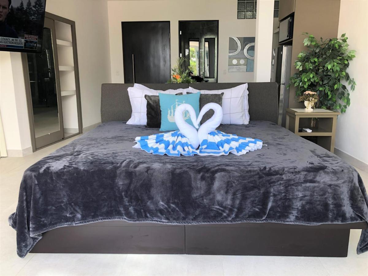 Vista Ocean Suites Boutique Hotel Event Venue מנואל אנטוניו מראה חיצוני תמונה