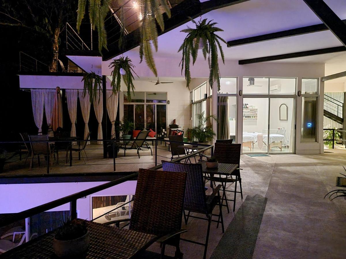Vista Ocean Suites Boutique Hotel Event Venue מנואל אנטוניו מראה חיצוני תמונה