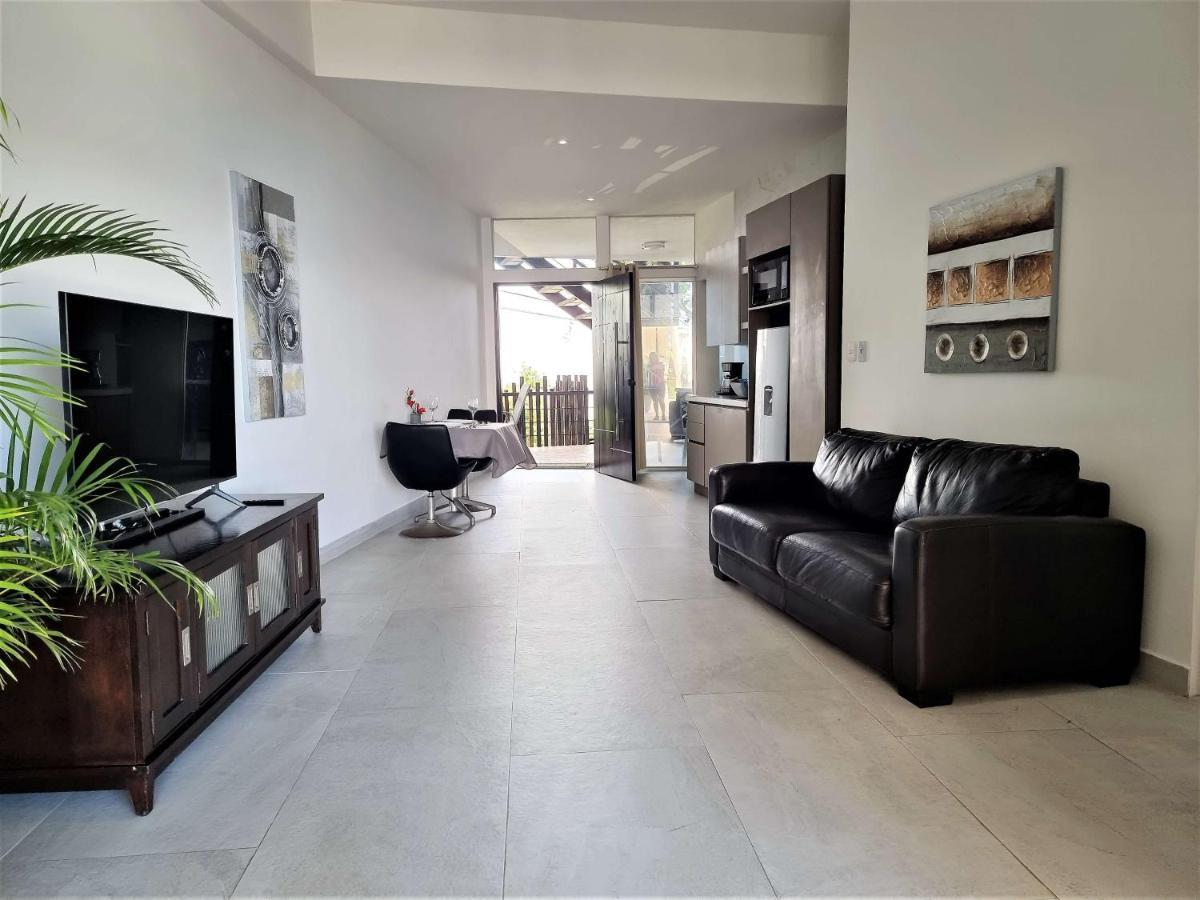 Vista Ocean Suites Boutique Hotel Event Venue מנואל אנטוניו מראה חיצוני תמונה